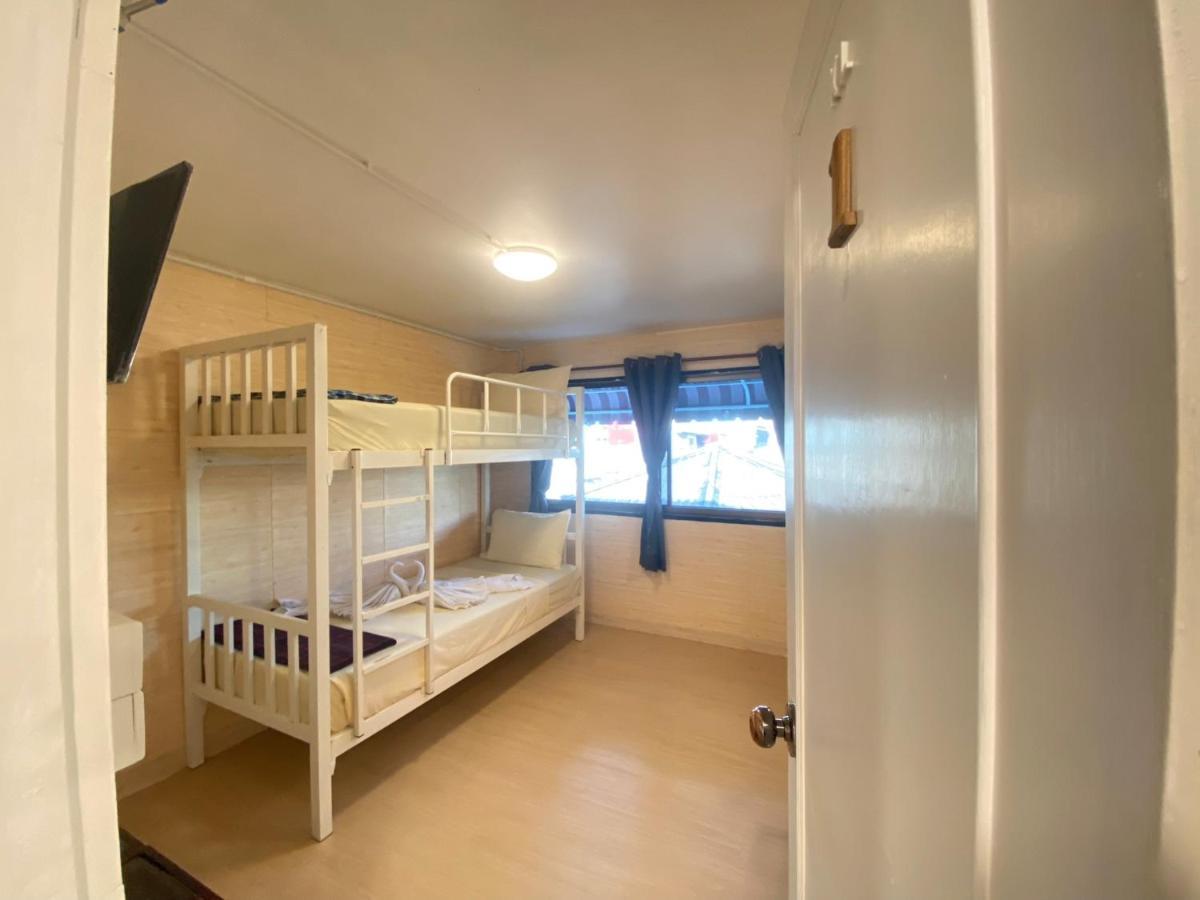Steve Lady Hostel Bangkok Buitenkant foto