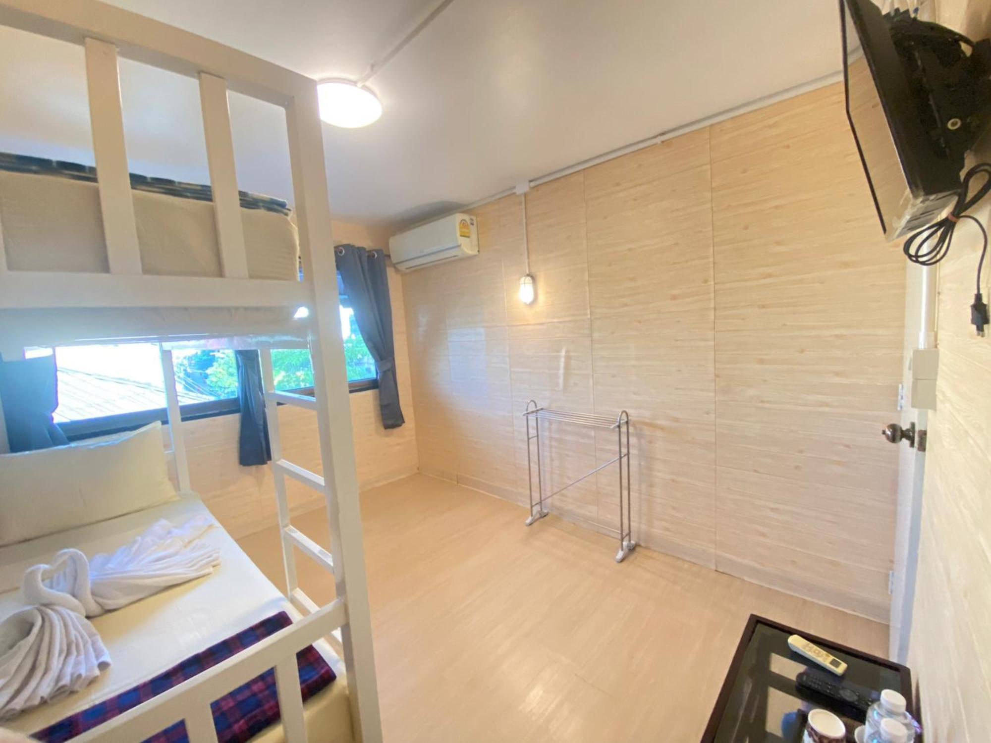 Steve Lady Hostel Bangkok Buitenkant foto